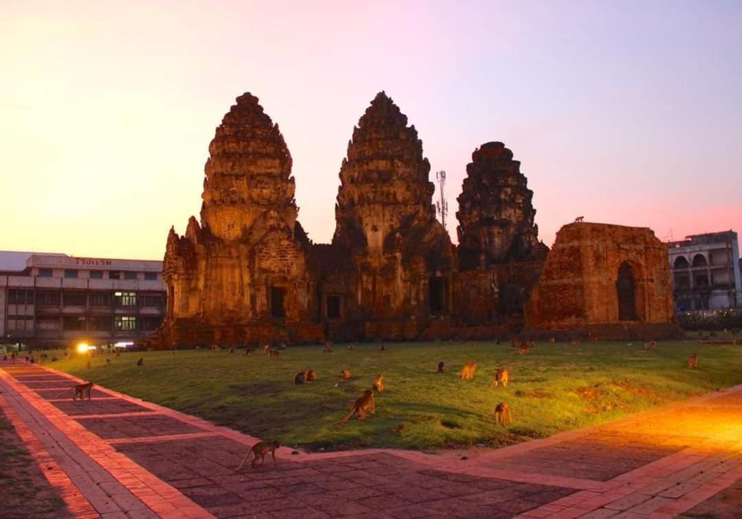 Pee Homestay Lopburi Ban Tha Krayang Esterno foto