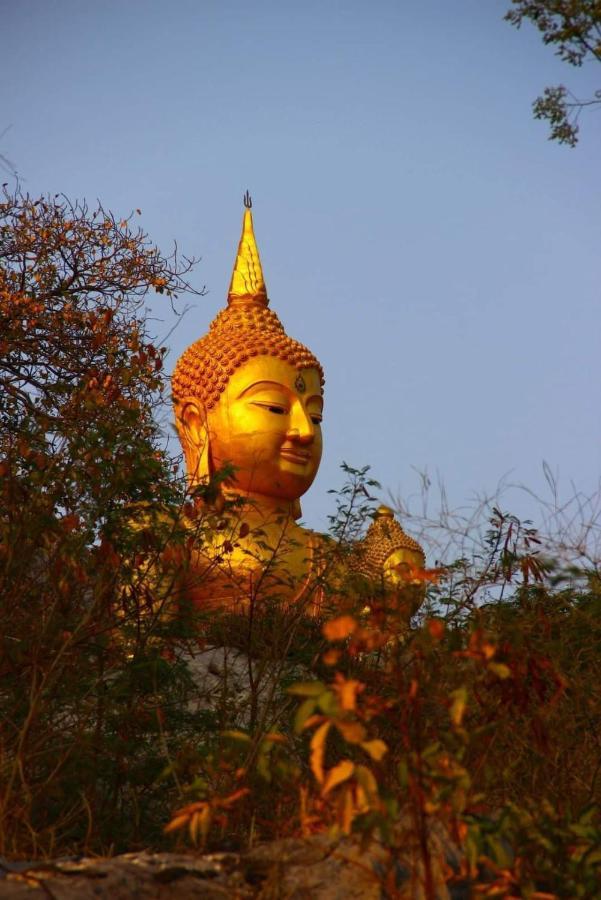 Pee Homestay Lopburi Ban Tha Krayang Esterno foto