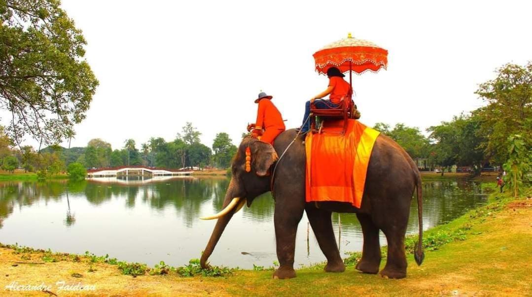 Pee Homestay Lopburi Ban Tha Krayang Esterno foto