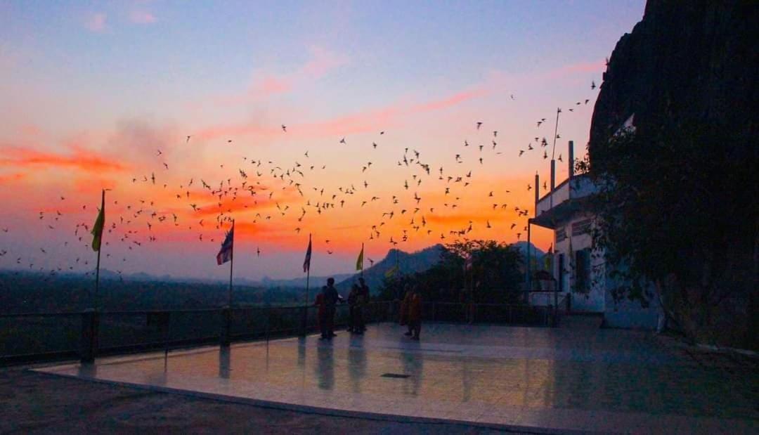 Pee Homestay Lopburi Ban Tha Krayang Esterno foto