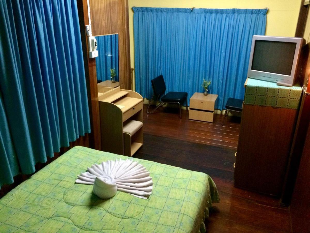 Pee Homestay Lopburi Ban Tha Krayang Esterno foto
