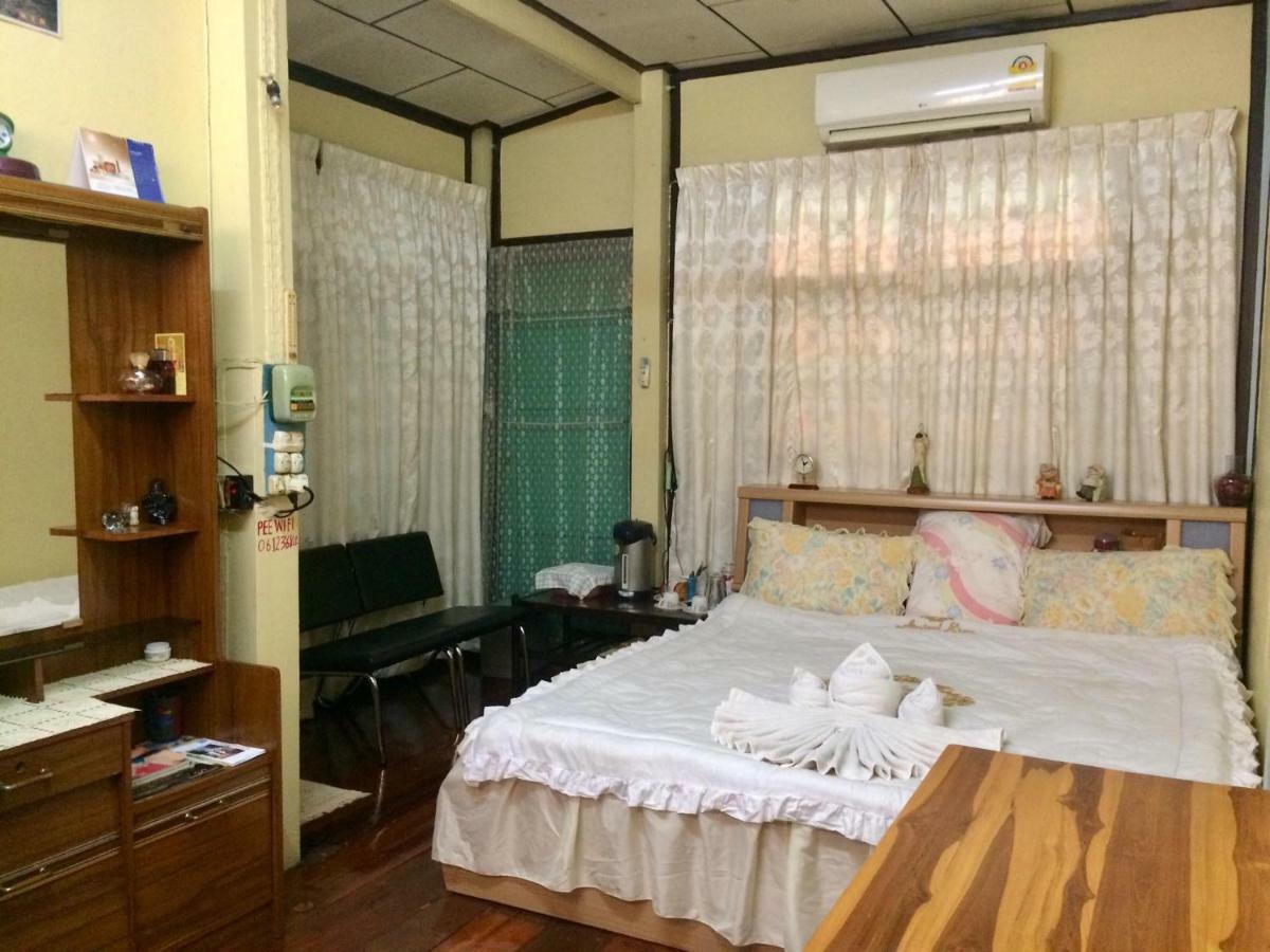 Pee Homestay Lopburi Ban Tha Krayang Esterno foto