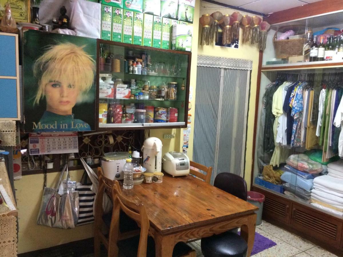 Pee Homestay Lopburi Ban Tha Krayang Esterno foto