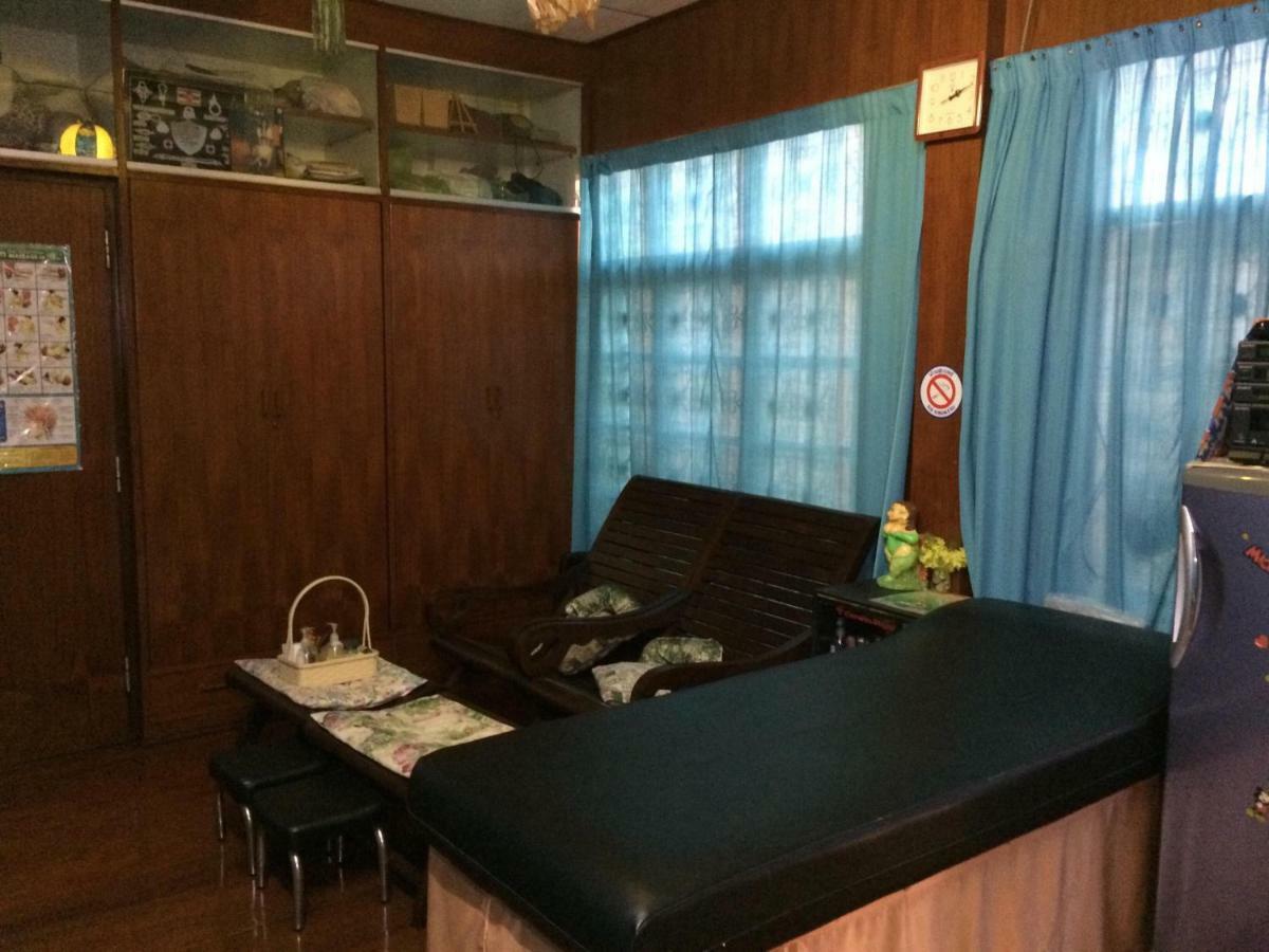 Pee Homestay Lopburi Ban Tha Krayang Esterno foto