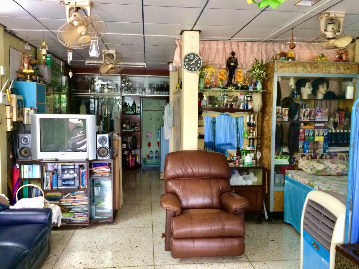 Pee Homestay Lopburi Ban Tha Krayang Esterno foto