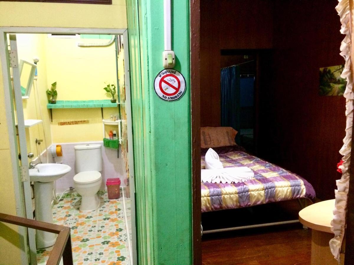 Pee Homestay Lopburi Ban Tha Krayang Esterno foto